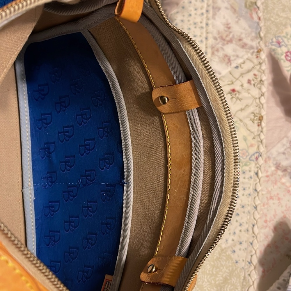 13x9 Dooney & Bourke vintage - Picture 7 of 8